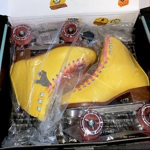 🚫 SOLD Moxi Beach Bunny Skates 🚫